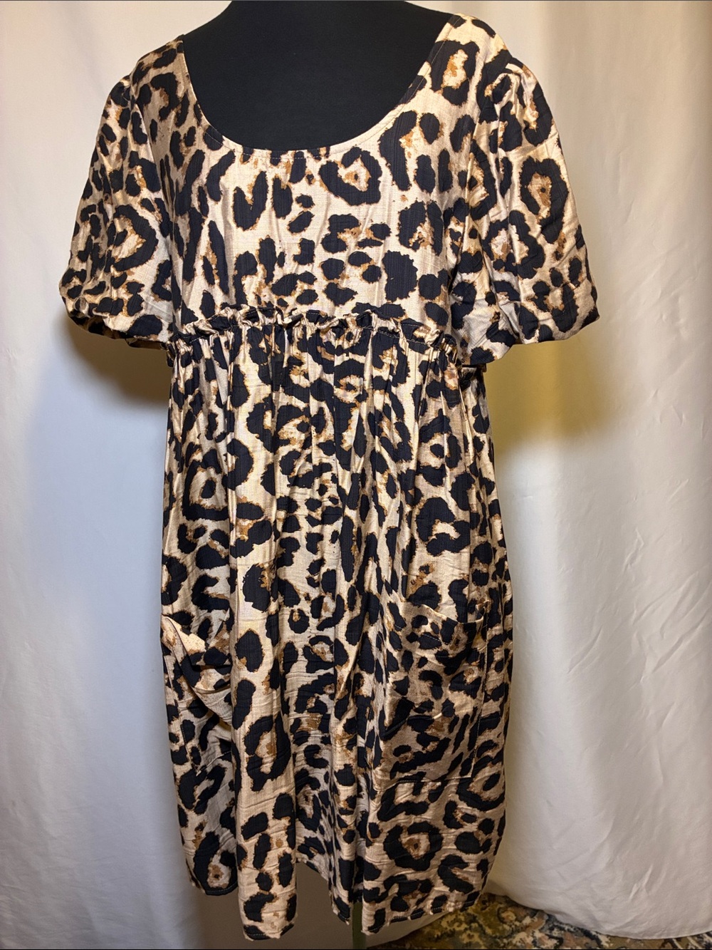 BiBi Leopard Print Tie-Back Dress in Beige , Brown, and Black